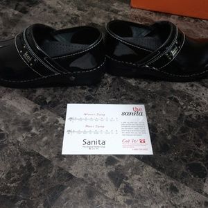 Koi sanita nursing clogs